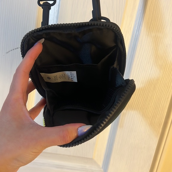 Lululemon crossbody bag - Picture 3 of 4